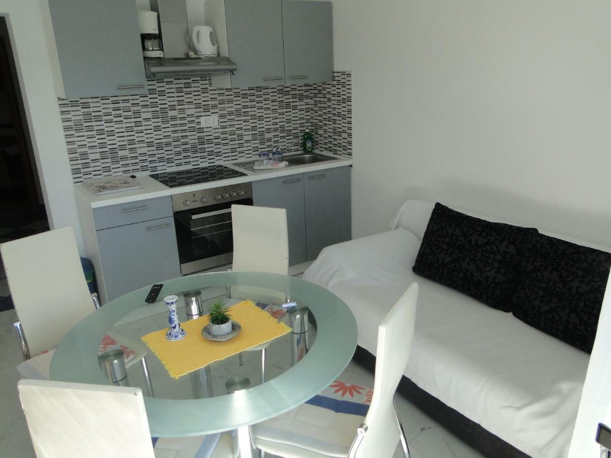 Mir Apartments Primošten Εξωτερικό φωτογραφία